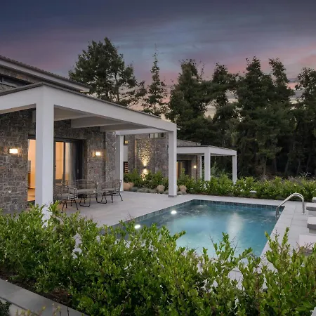 Terra Olivia Luxury And فيلة