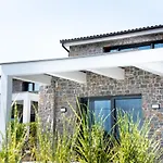 Terra Olivia Luxury And Vilă Paliouri