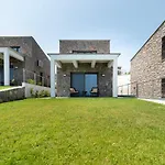 Vilă Terra Olivia Luxury And *